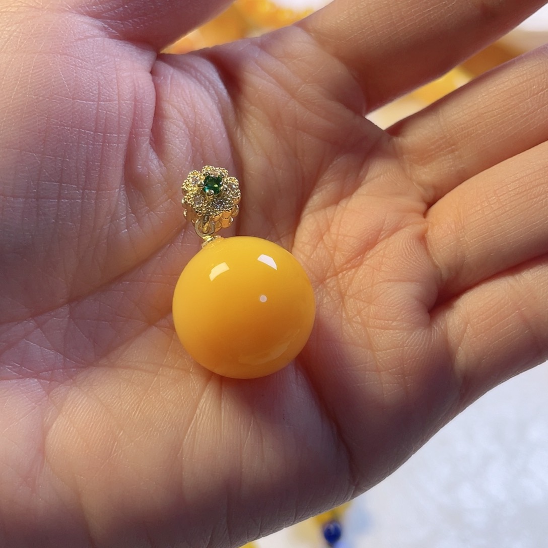 蜜蜡颈饰未镶嵌阿*。项链