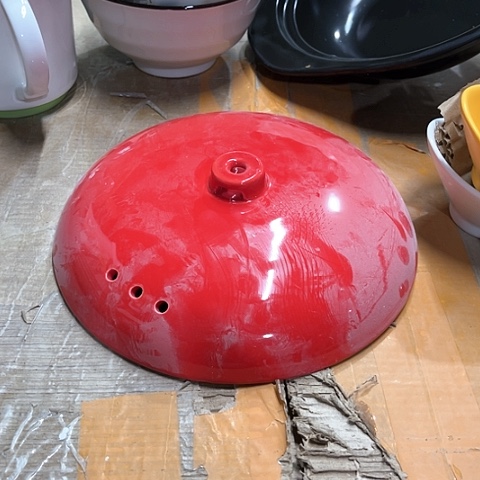 微瑕，不明火，口径19.8厘米，红盖