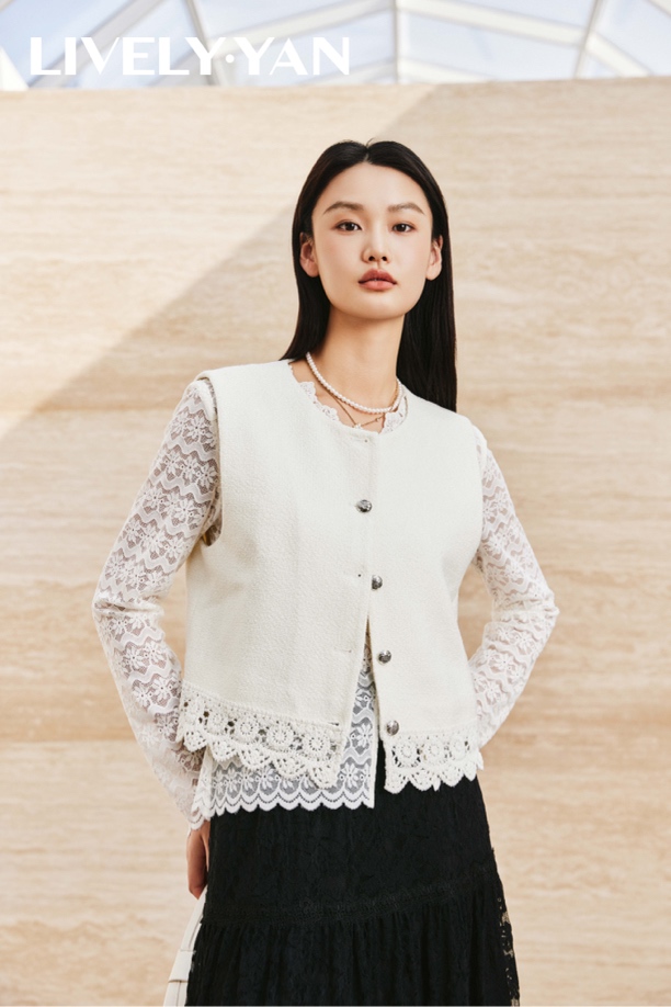 【俪妍】春款白色高级感蕾丝拼接无袖外套
