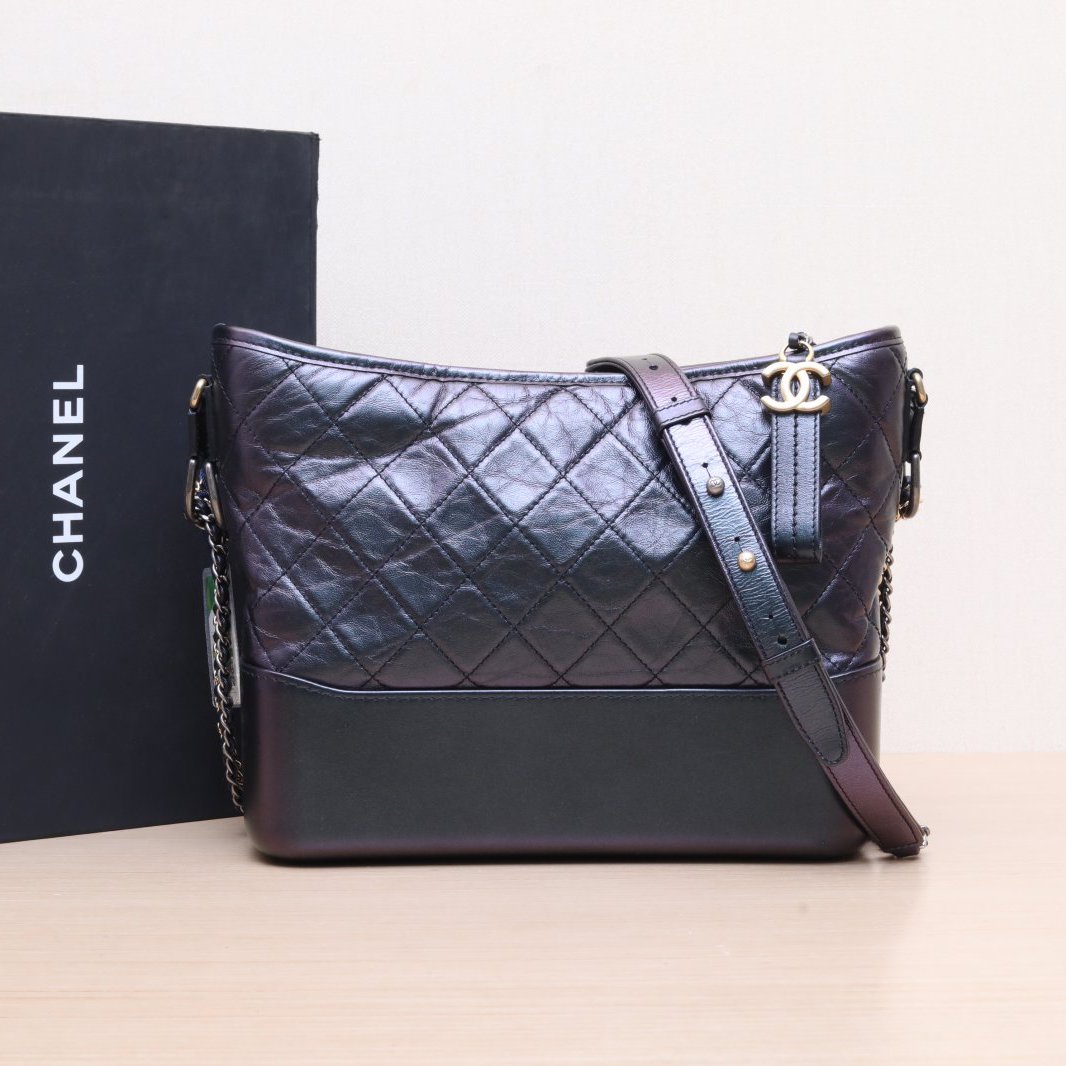 95新 Chanel/香奈儿 小花黑黑 流浪包 中号 幻彩色 皮革C 27开 