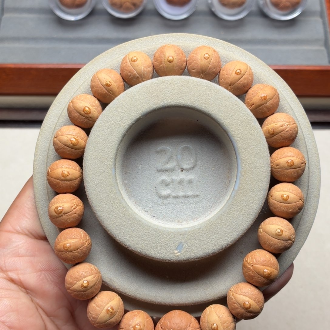 吊坠凤眼菩提12.5尺寸铁子厚皮壳