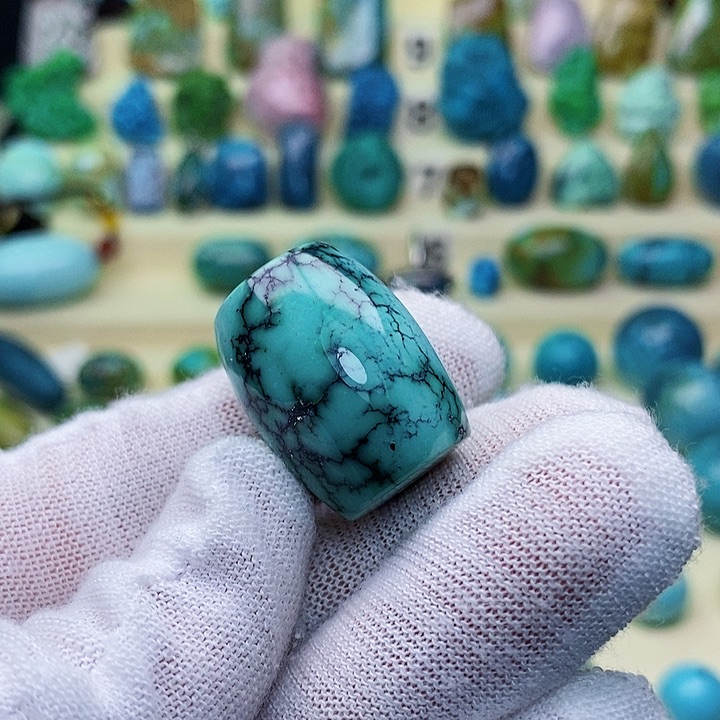 绿松石配饰未镶嵌