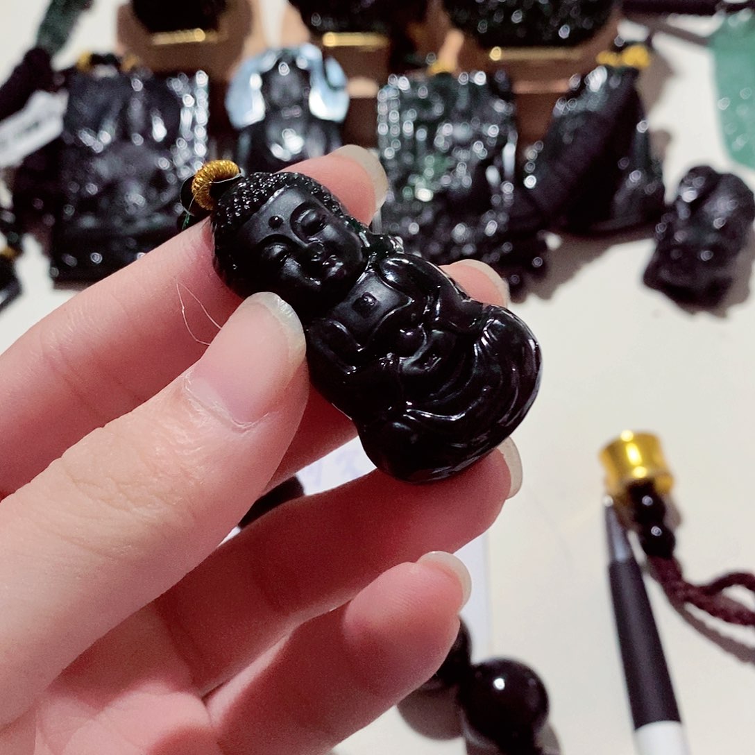 翡翠颈饰未镶嵌翡翠a