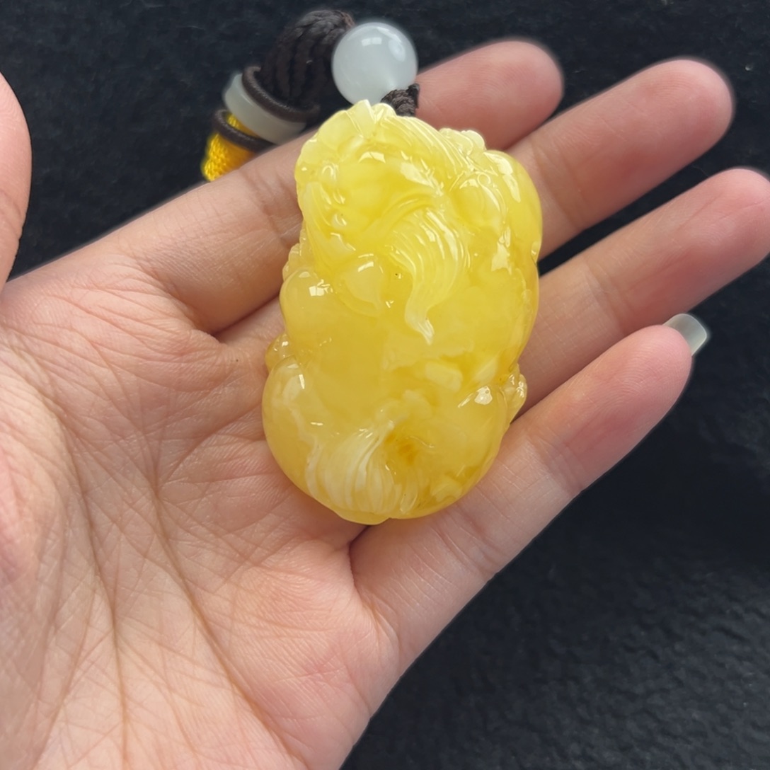 琥珀珠宝奇石未镶嵌