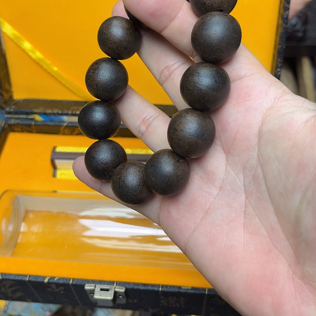 大叶紫檀（黑酸枝木类）