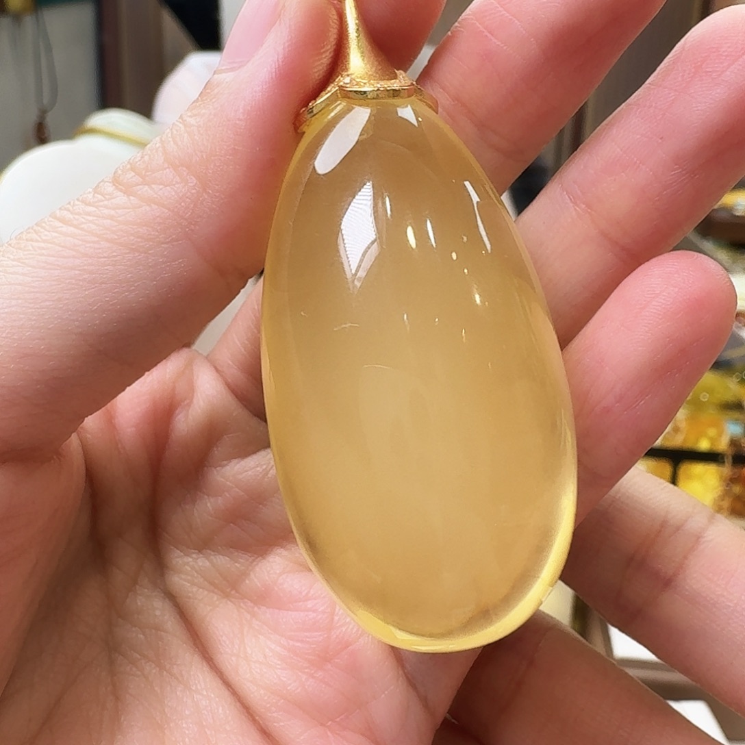 琥珀未镶嵌颈饰吊坠