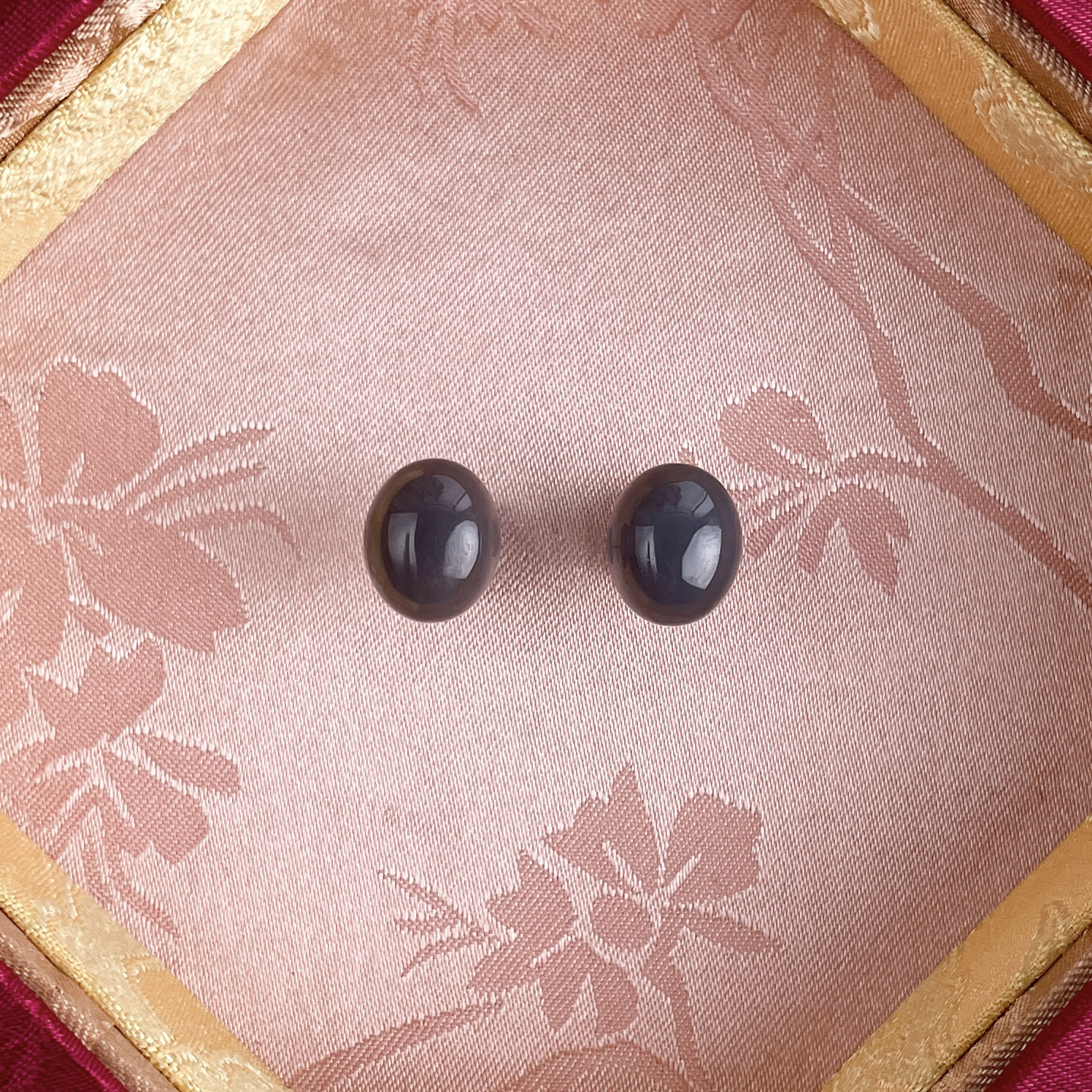 18k金镶嵌天然上等和田玉青海烟紫耳钉蛋面