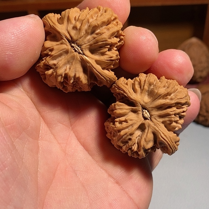 【闪购商品】文玩核桃吊坠小***?南疆