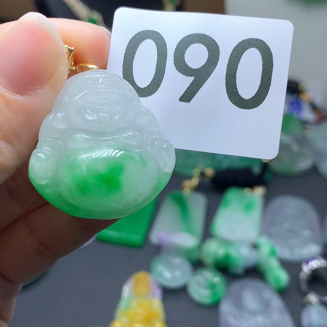 翡翠颈饰未镶嵌翡翠