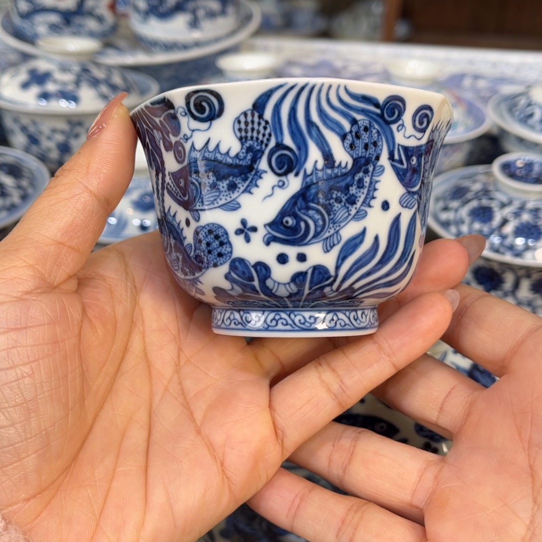 杯子…………………………………………