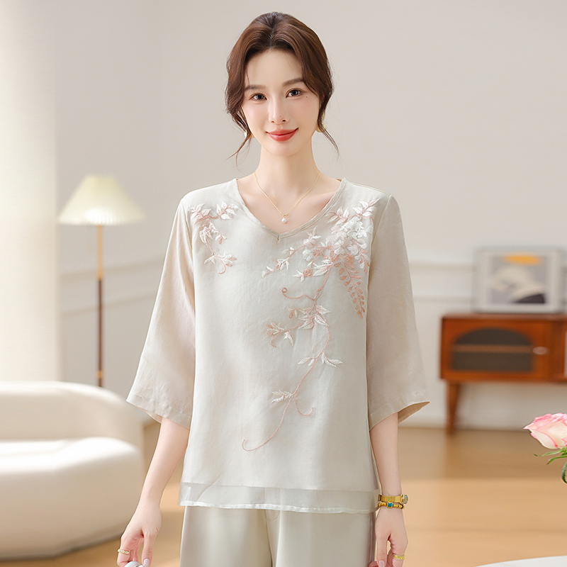 9011年轻妈妈夏装小衫中年女士七分袖上衣人夏季洋气小衫两件套