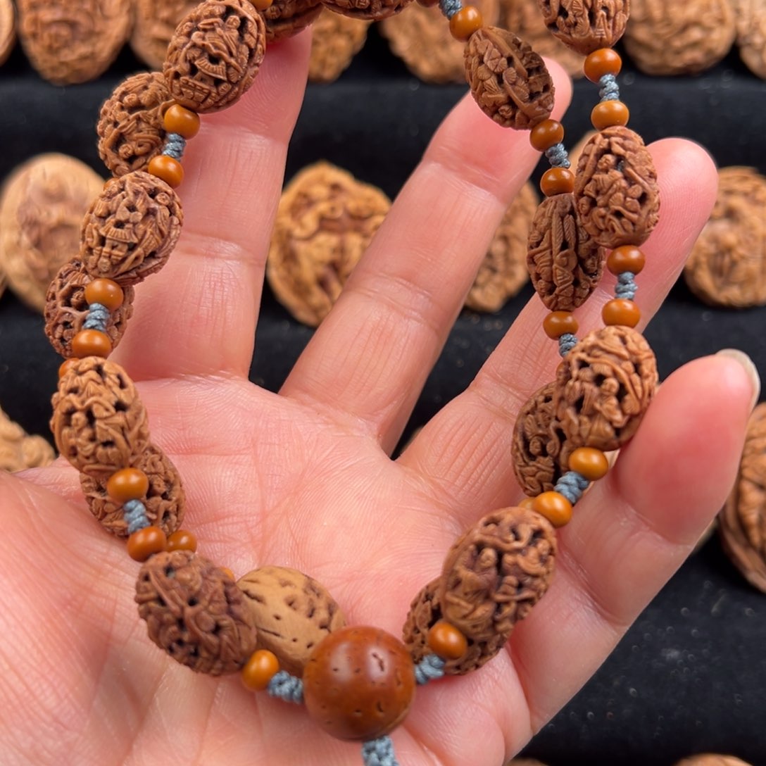 吊坠桃核桃核雕刻，