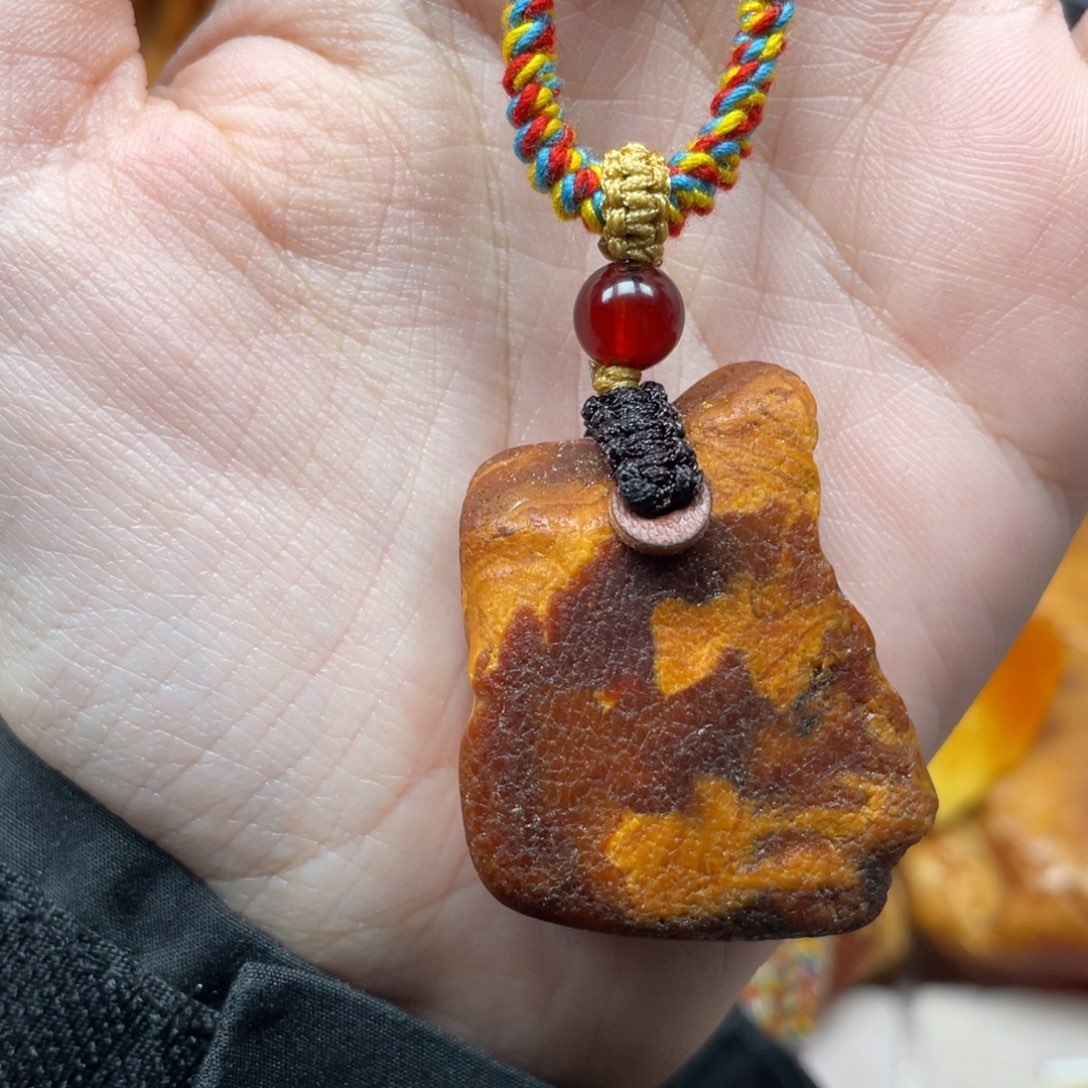 琥珀珠宝奇石未镶嵌