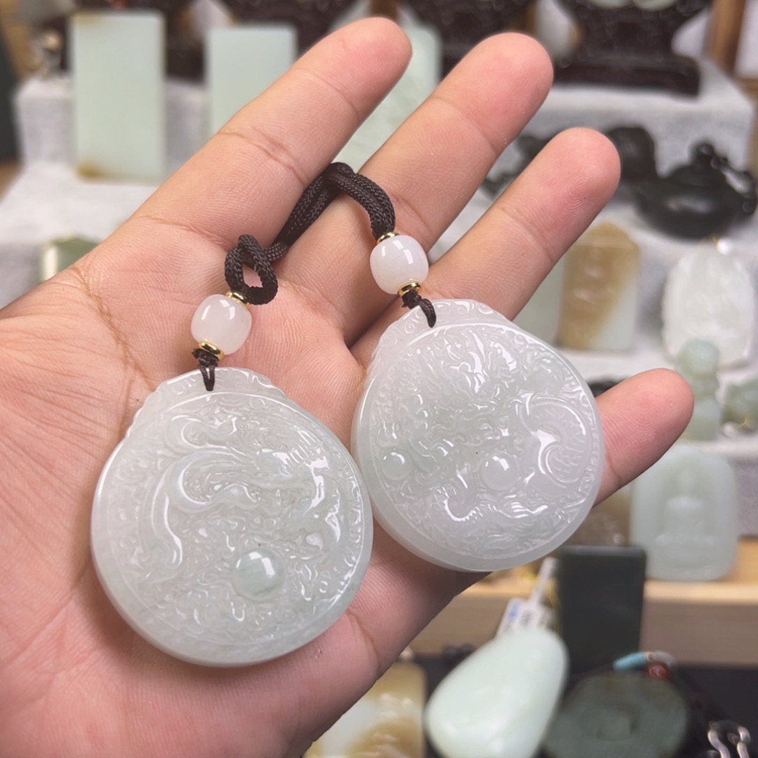 石英质玉（金丝玉）颈饰未镶嵌