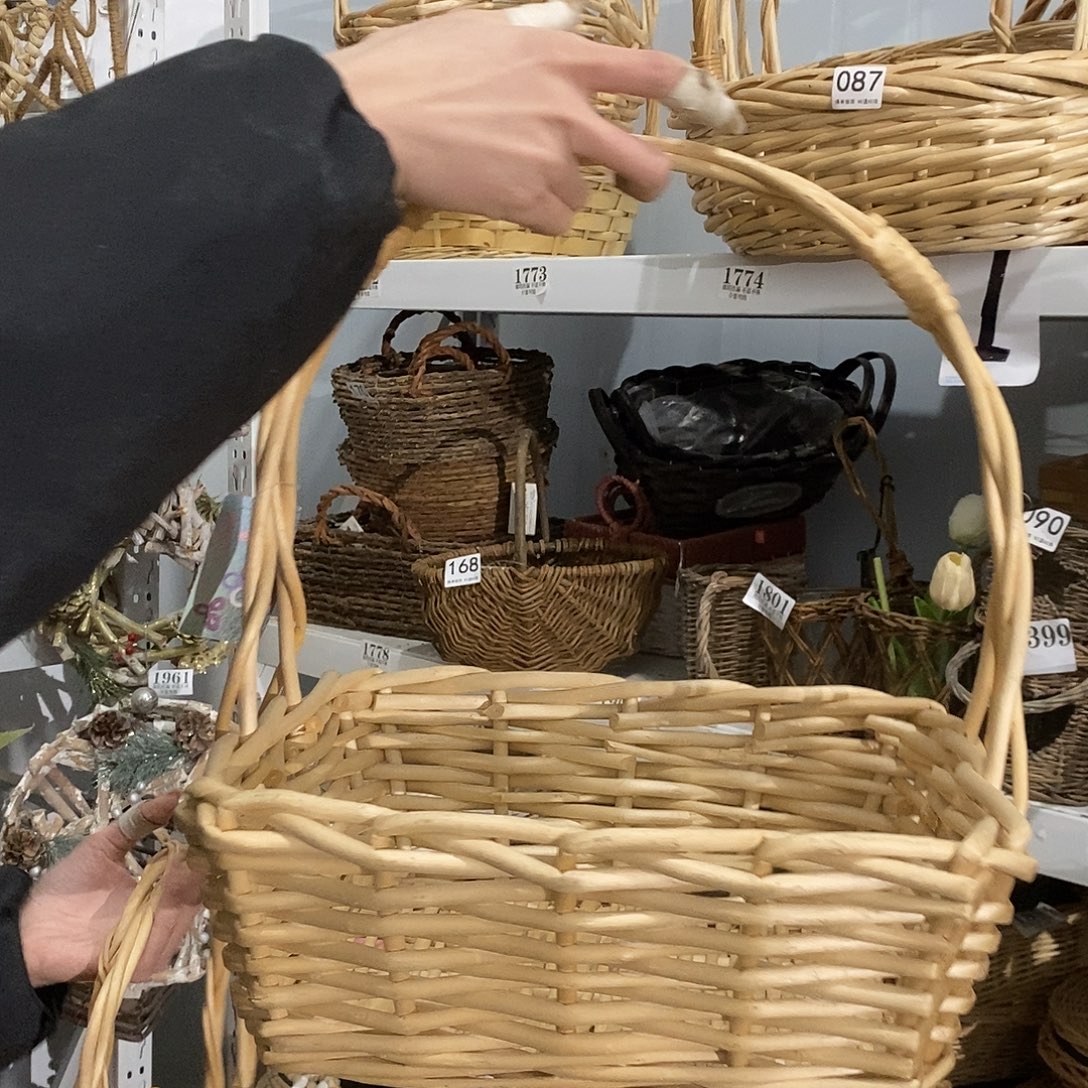 花瓶微瑕放漏不退不换想好再拍