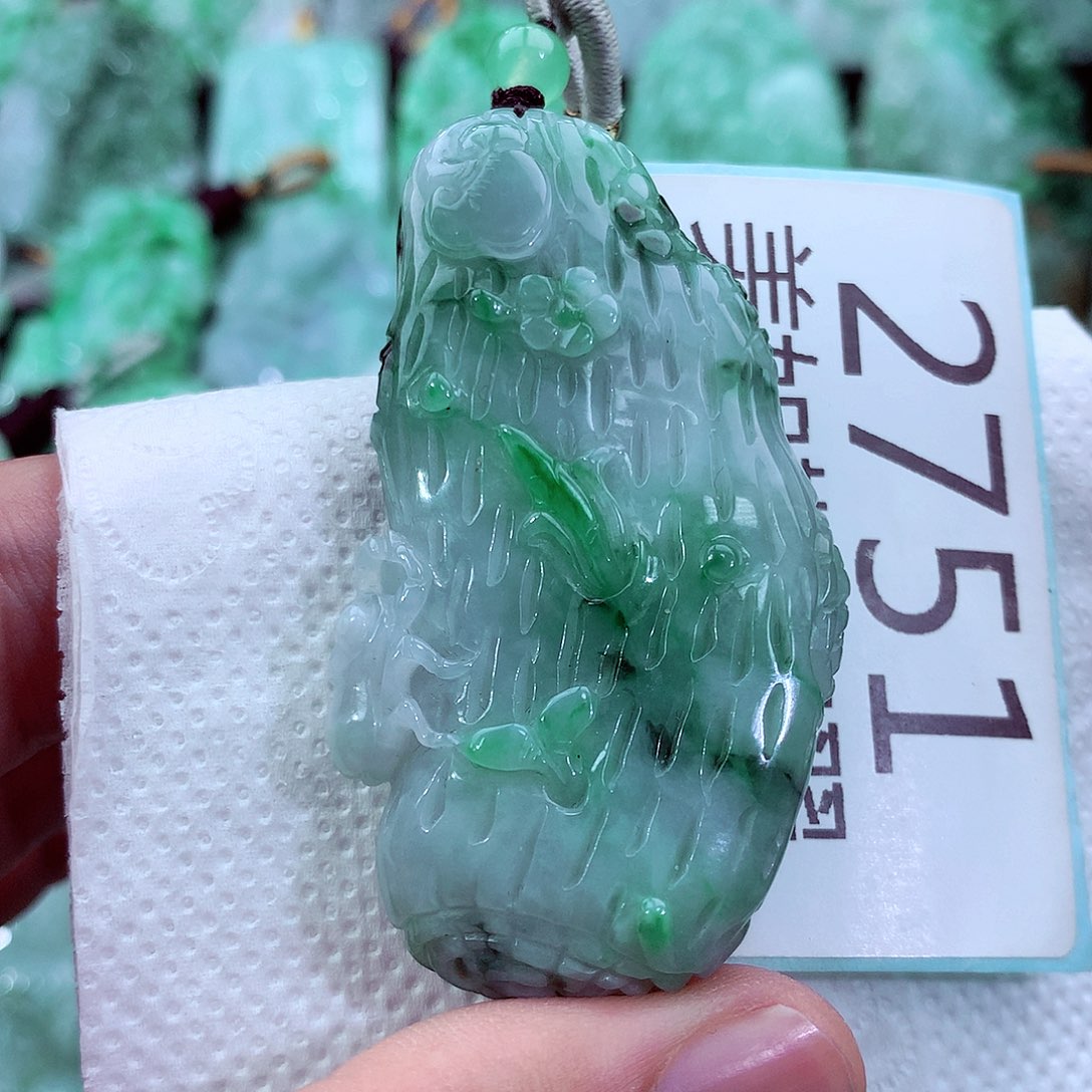 吊坠(不含链)未镶嵌翡翠