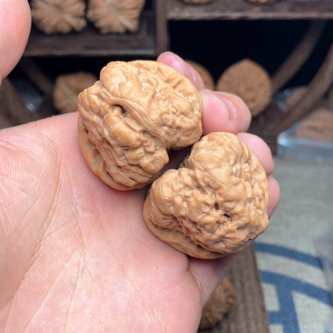 文玩核桃把件40.9毕业开背水晶蛤蟆头