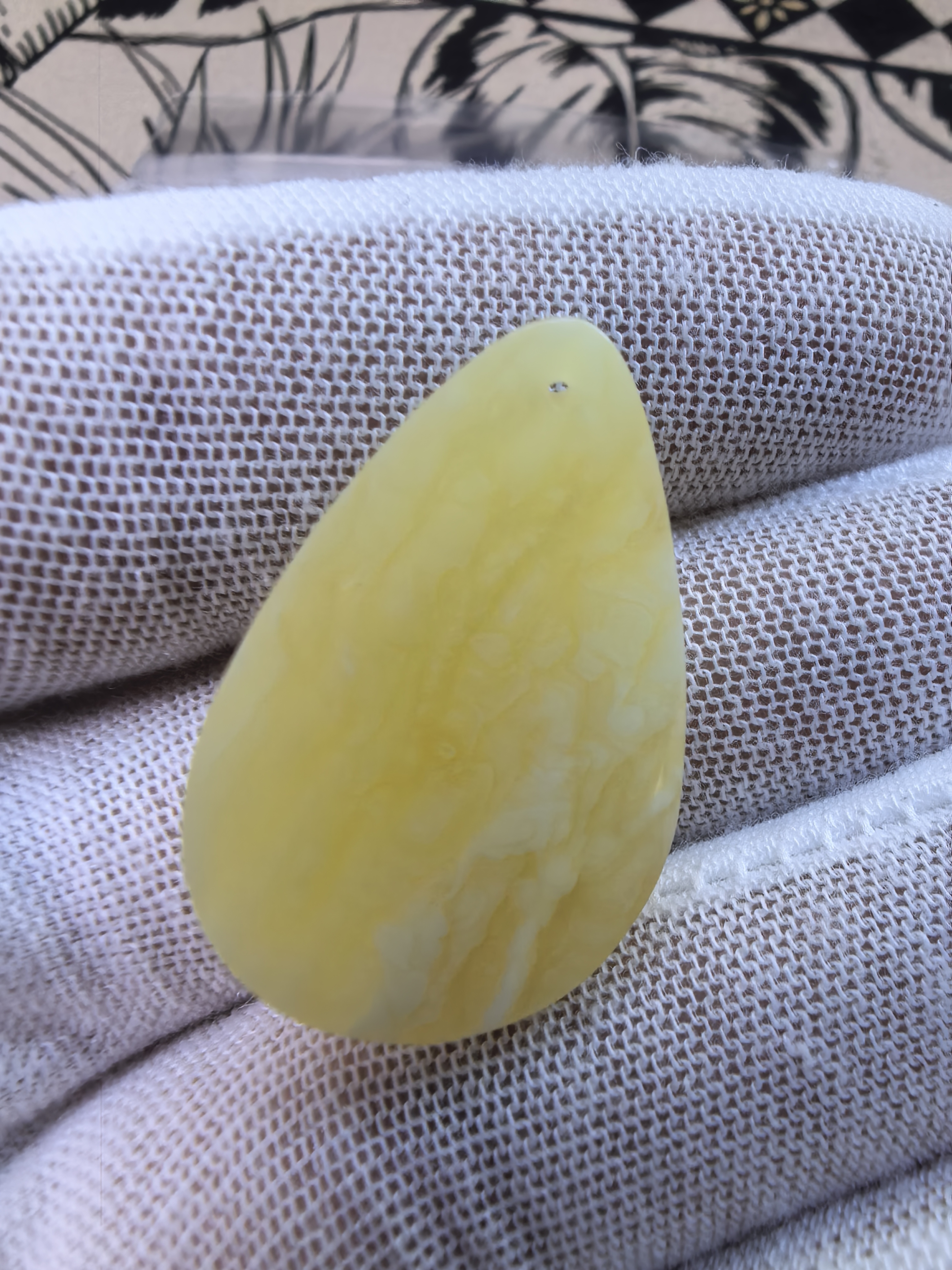 D0002天然原矿蜜蜡水滴无事牌