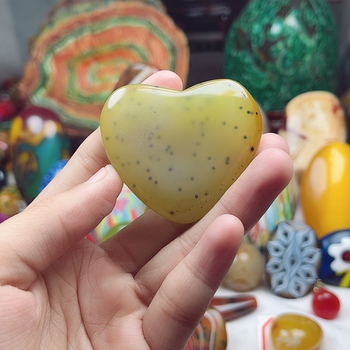 玛瑙/玉髓未镶嵌珠宝奇石