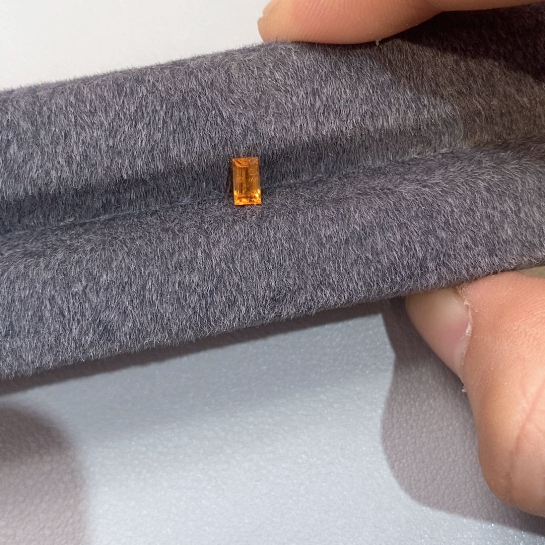 石榴石（芬达石）裸石未镶嵌0.52克拉