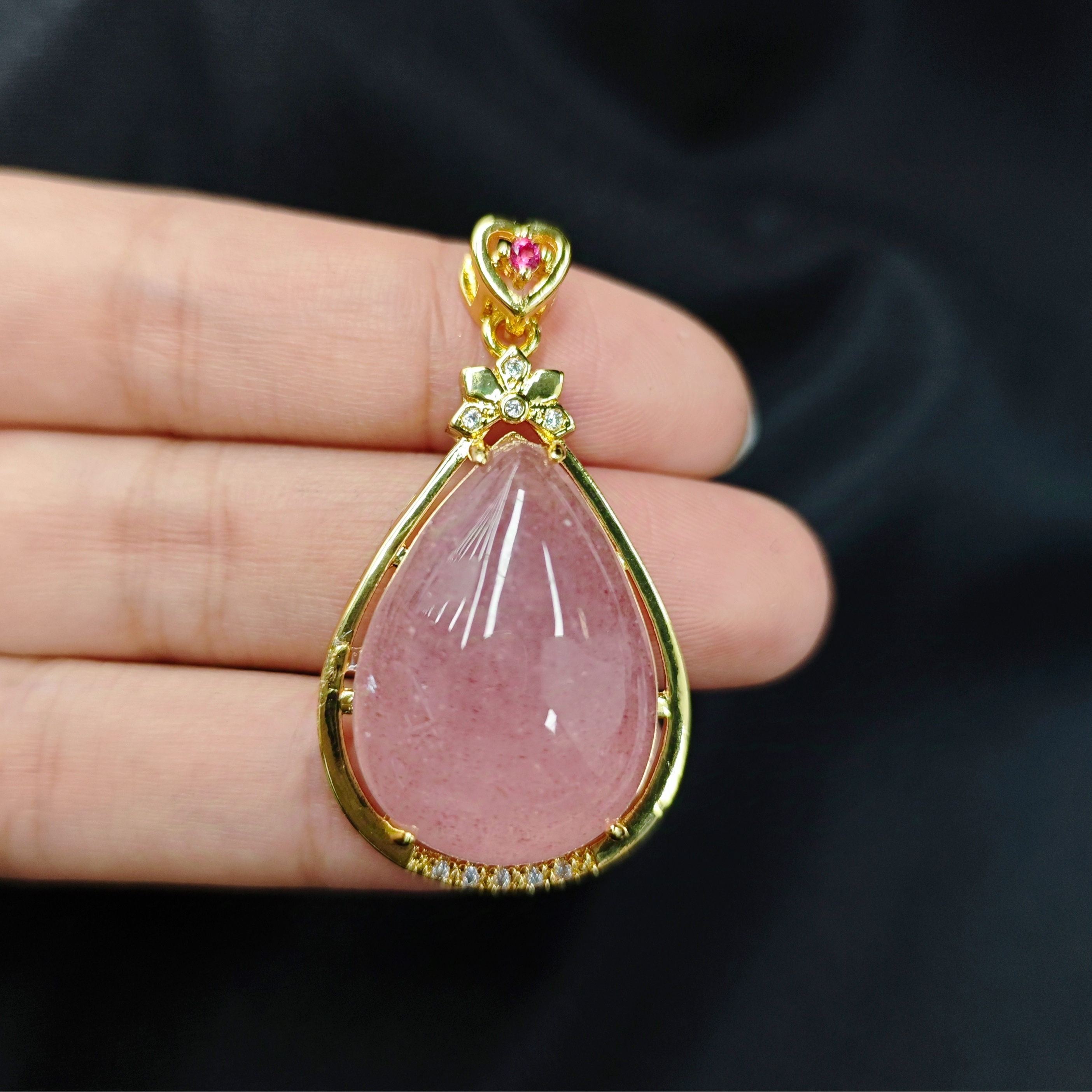 粉色草莓晶吊坠C07-26赠礼盒(多样性发)不含链