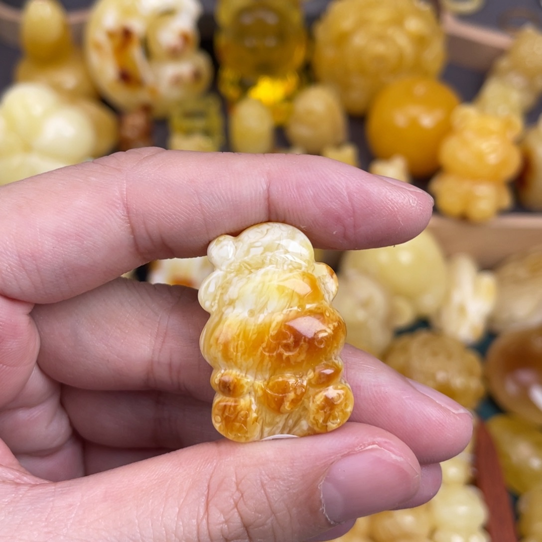 琥珀裸石未镶嵌蜜蜡