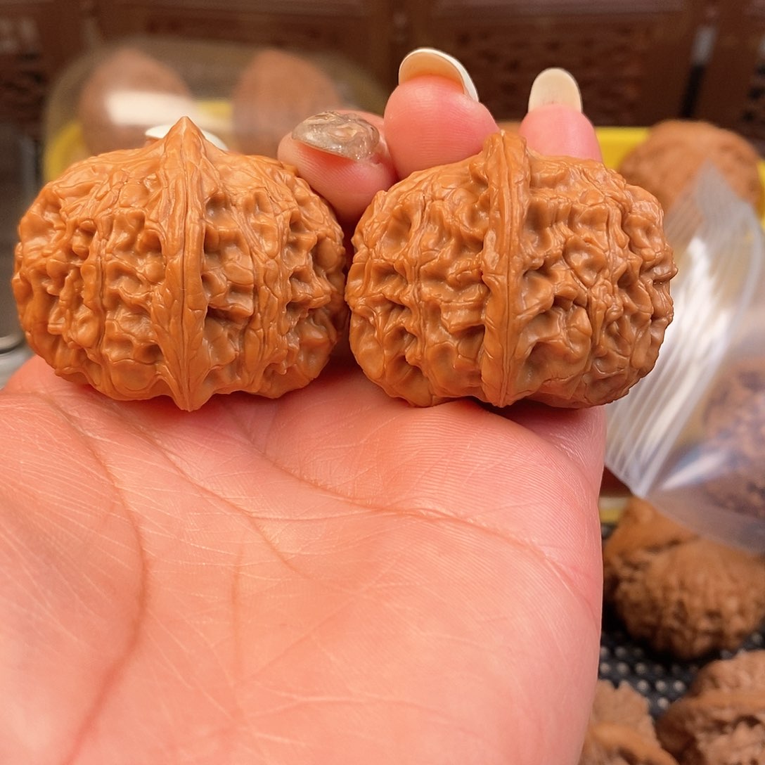 文玩核桃吊坠得**?41尺延庆元宝