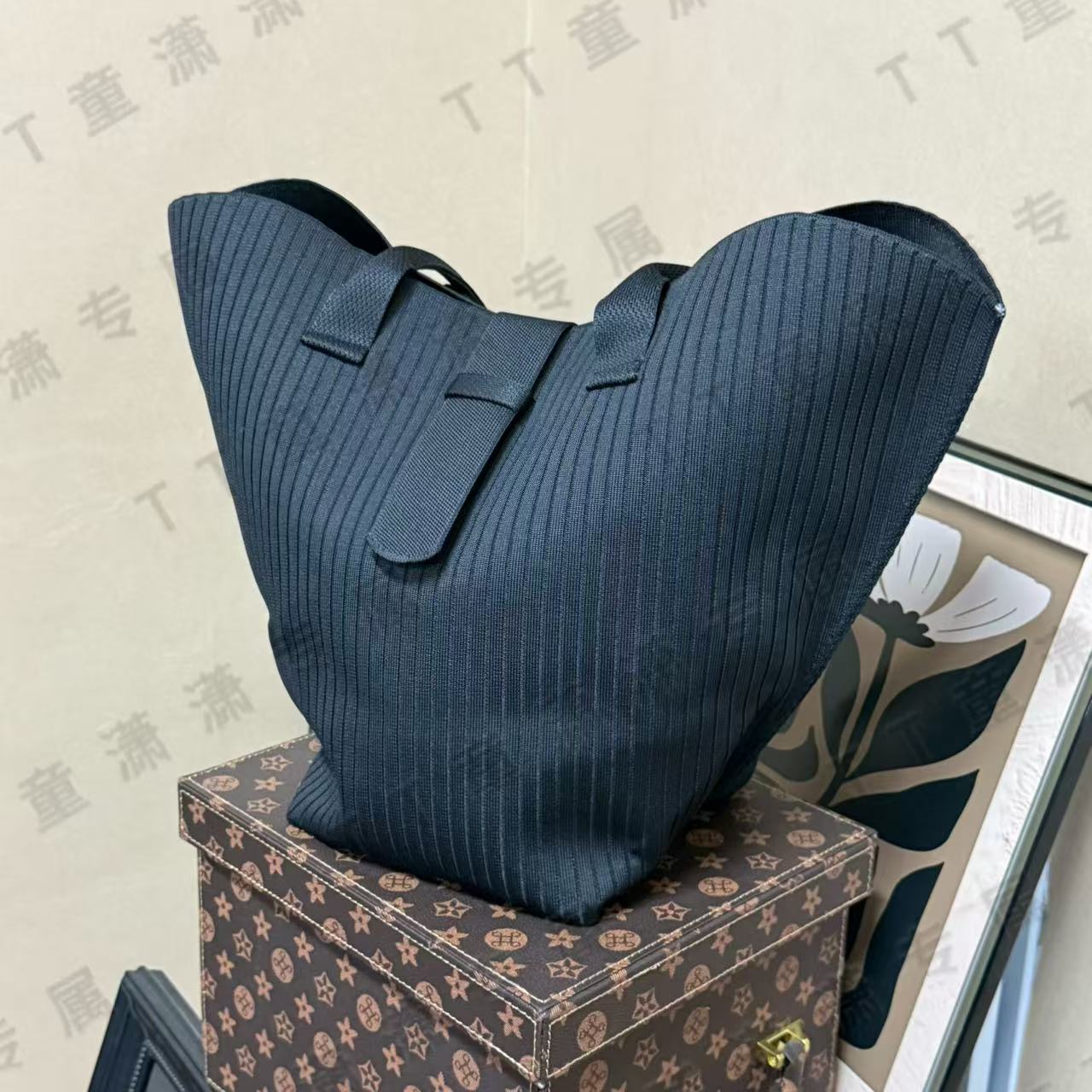 （黑色爱心包）大容量飞织通勤单肩包53*33*18左右