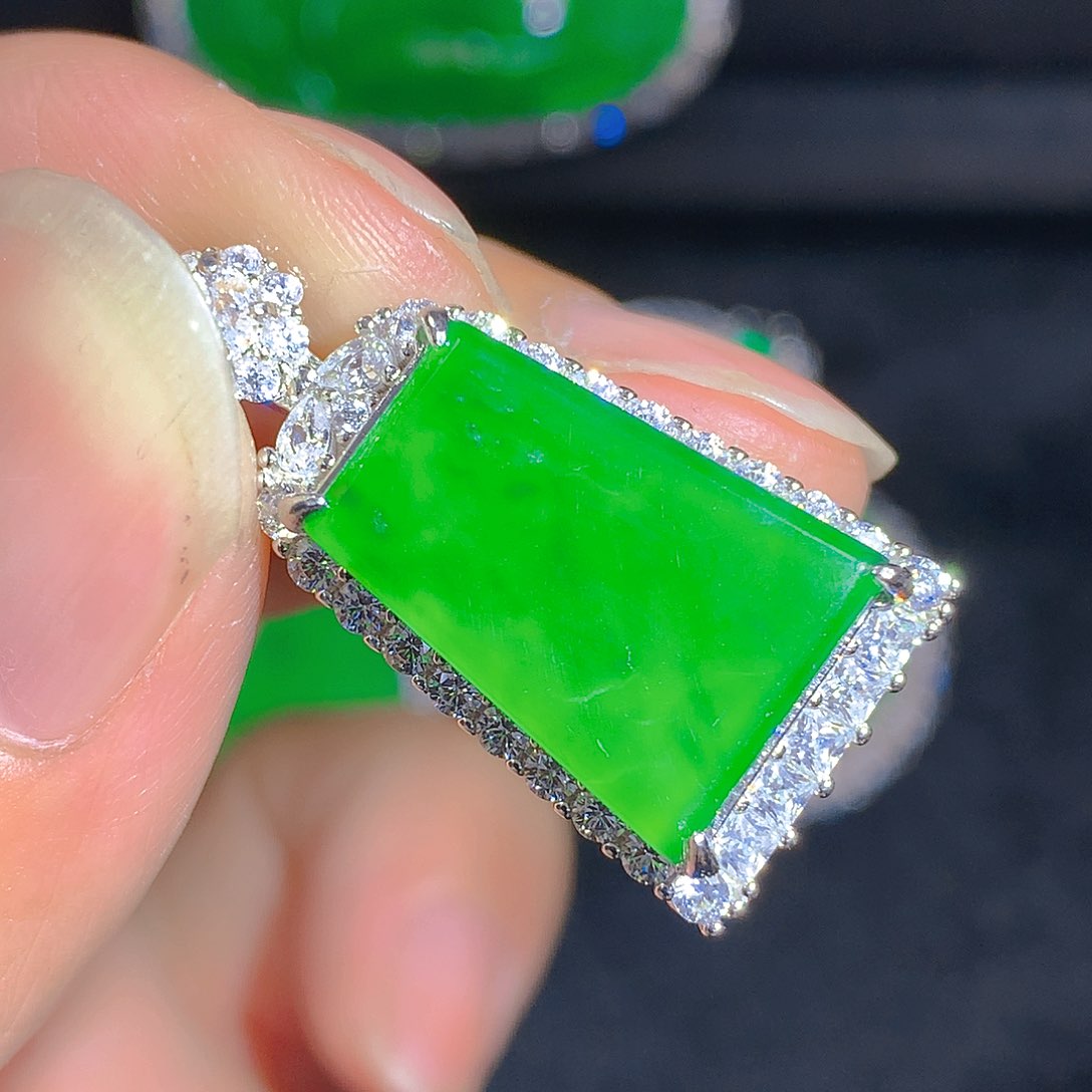 翡翠颈饰银S925镶嵌吊坠