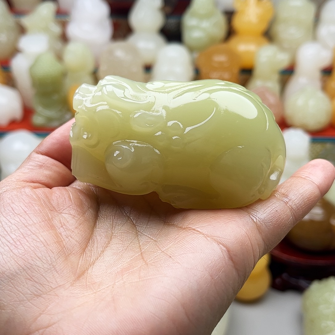 华***儿石材貔貅手吧摆件