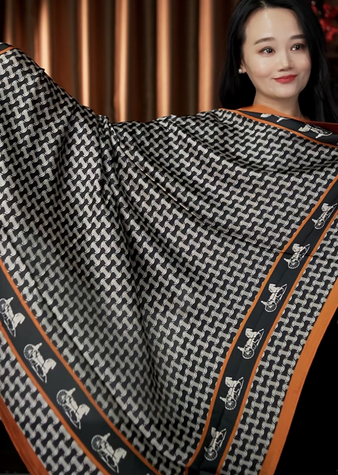 凯旋之门马车110左右时尚百搭方巾中国丝巾优雅旅游复古防晒披肩