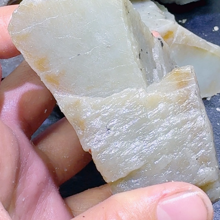 和田玉未镶嵌珠宝半成品