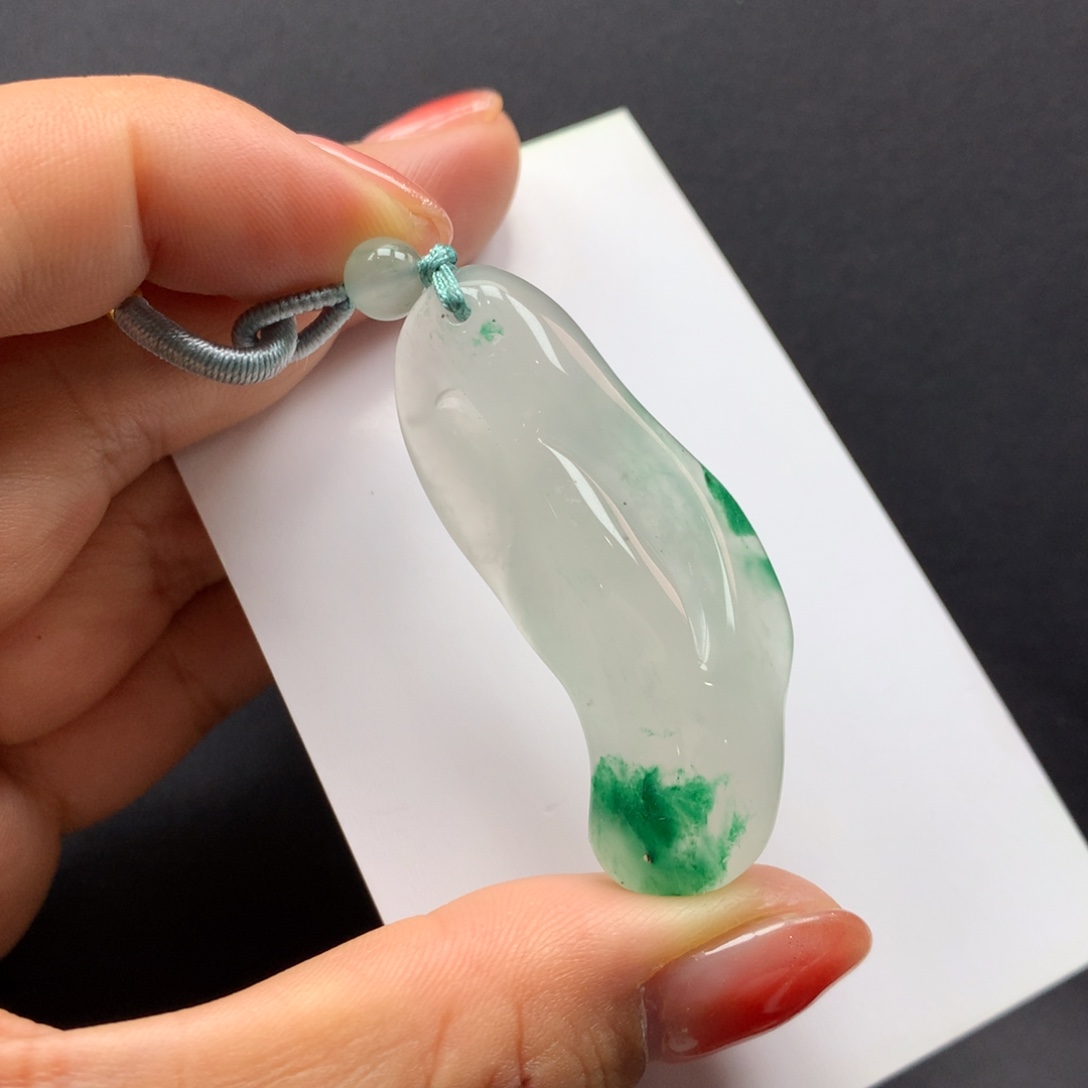 石英质玉未镶嵌颈饰