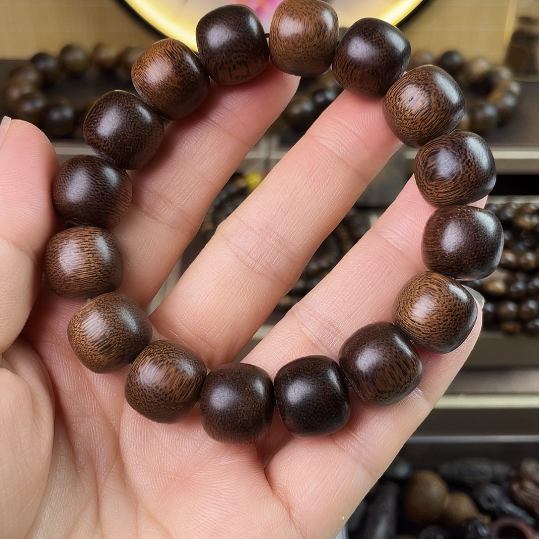 沉香手串富生红土玉化老料瘤疤1.4