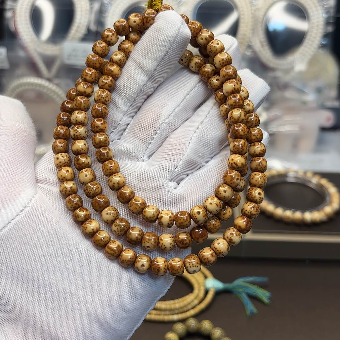 星月菩提吊坠鲨****27*6正月留白蕉糖虎皮陈