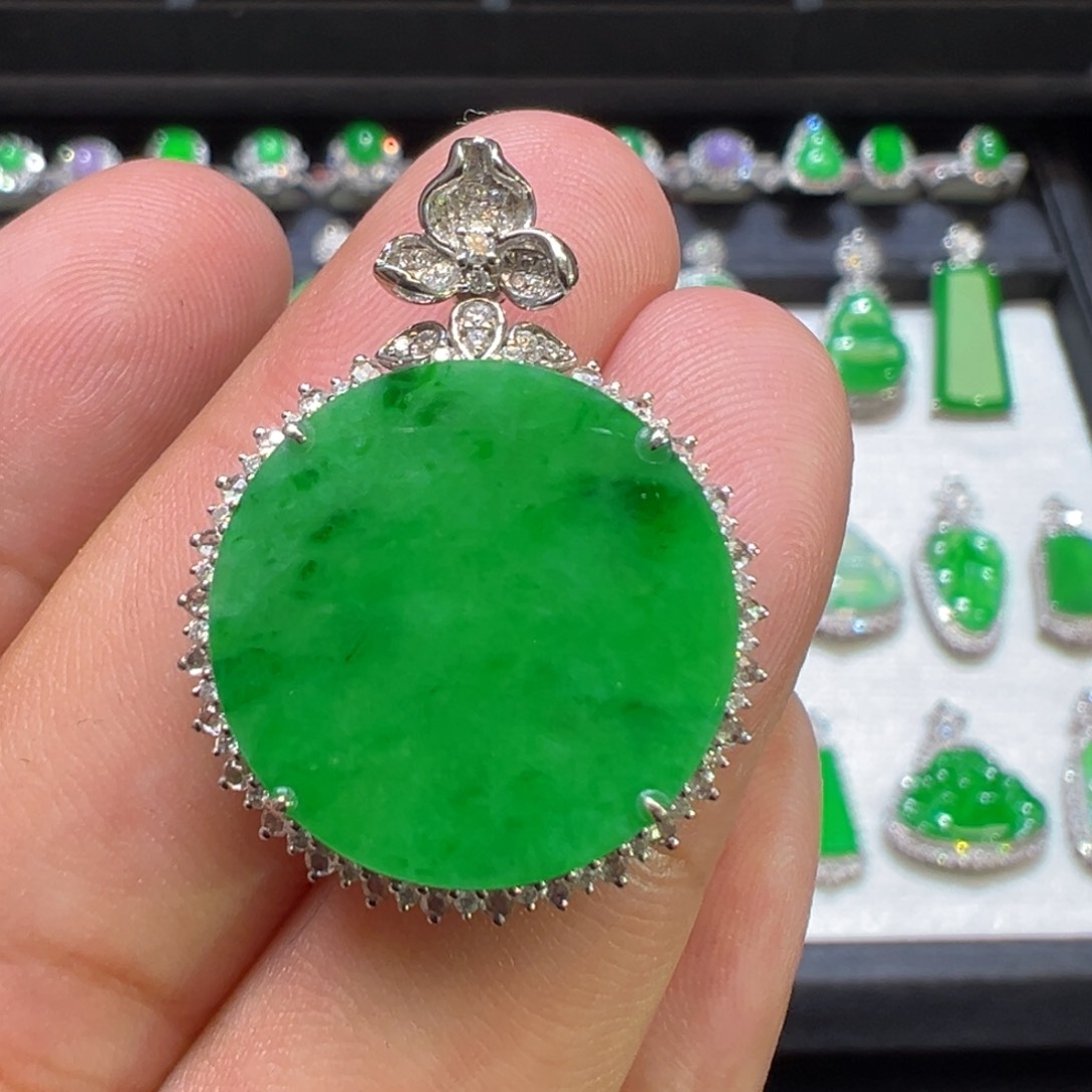 翡翠颈饰18K金镶嵌收货48小时鉴赏期