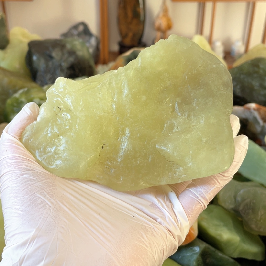 蛇纹石玉未镶嵌中国四大名玉简易