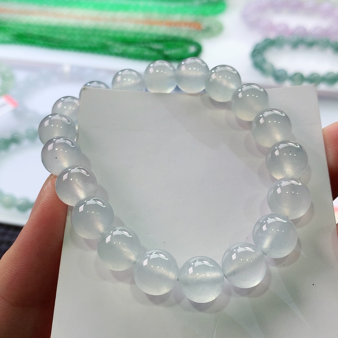 翡翠手链未镶嵌翡翠