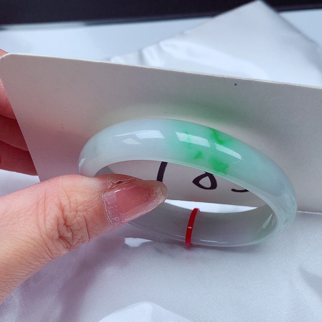 翡翠手镯（贵妃镯）未镶嵌翡翠