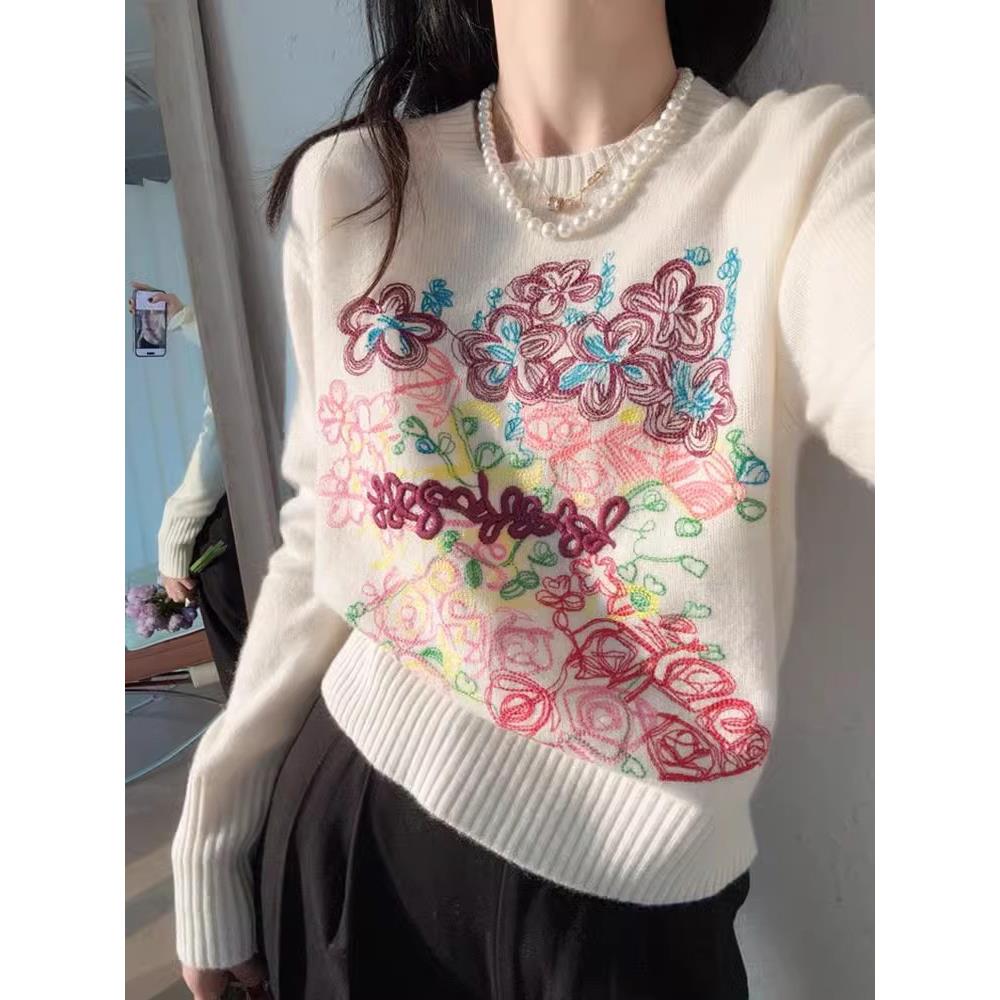 鄂尔多斯市冬重工花朵刺绣羊绒衫女纯羊绒圆领慵懒风宽松打底毛衣