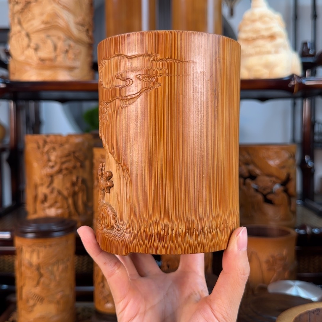 用***9花斑笔筒手工竹雕鹿竹