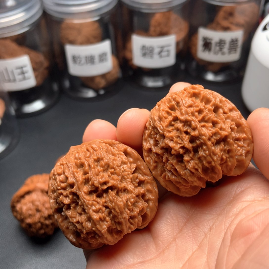 文玩核桃吊坠137狮子头