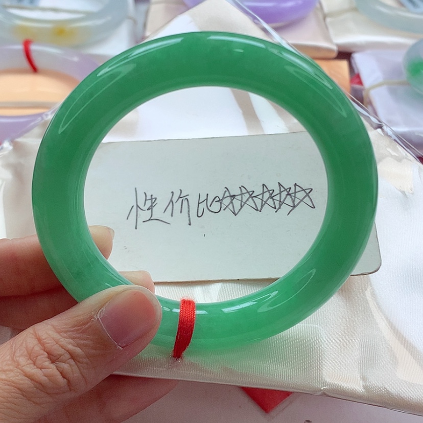 【闪购商品】翡翠手镯（圆镯）未镶嵌满绿完美超高性价比A