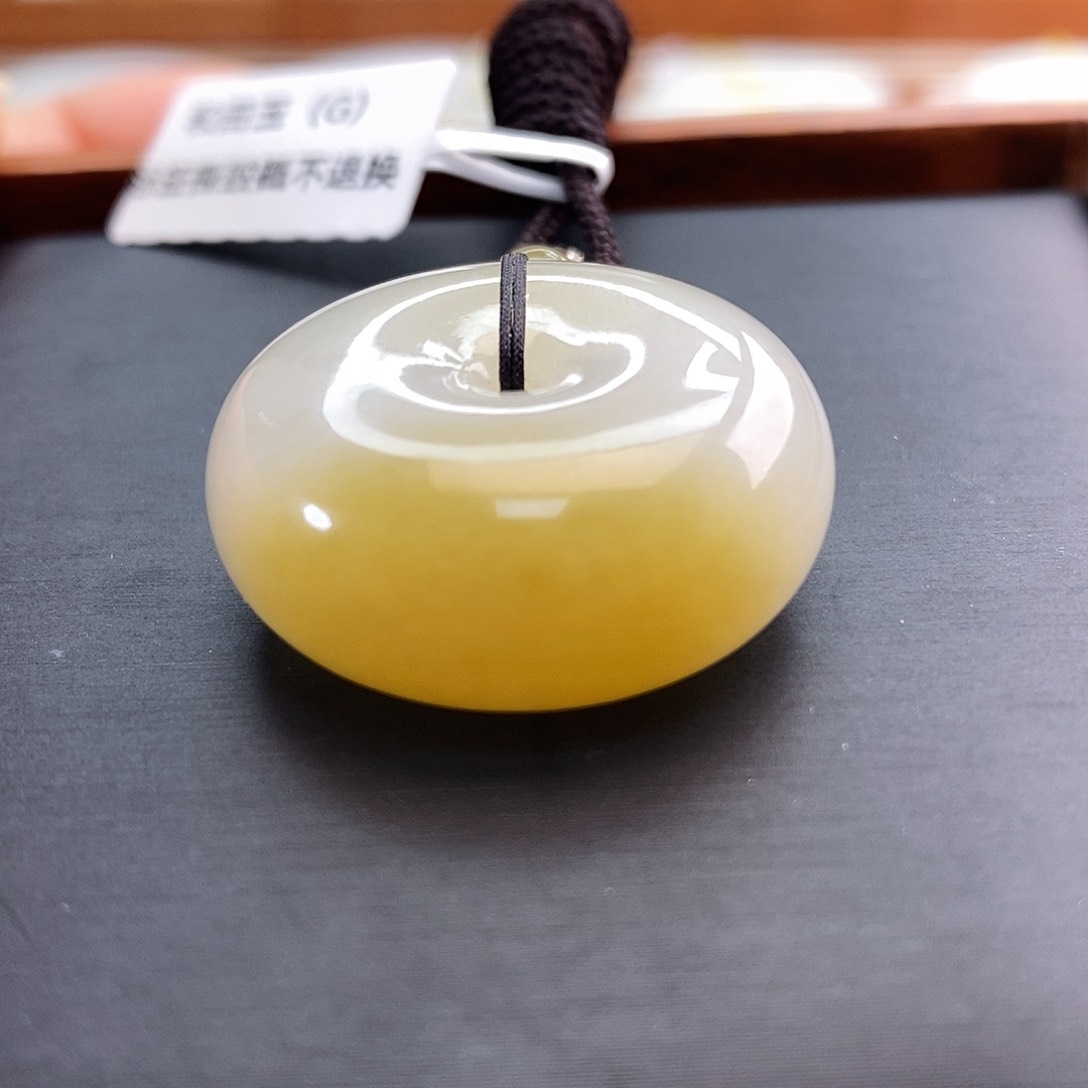 和田玉（糖玉）颈饰未镶嵌