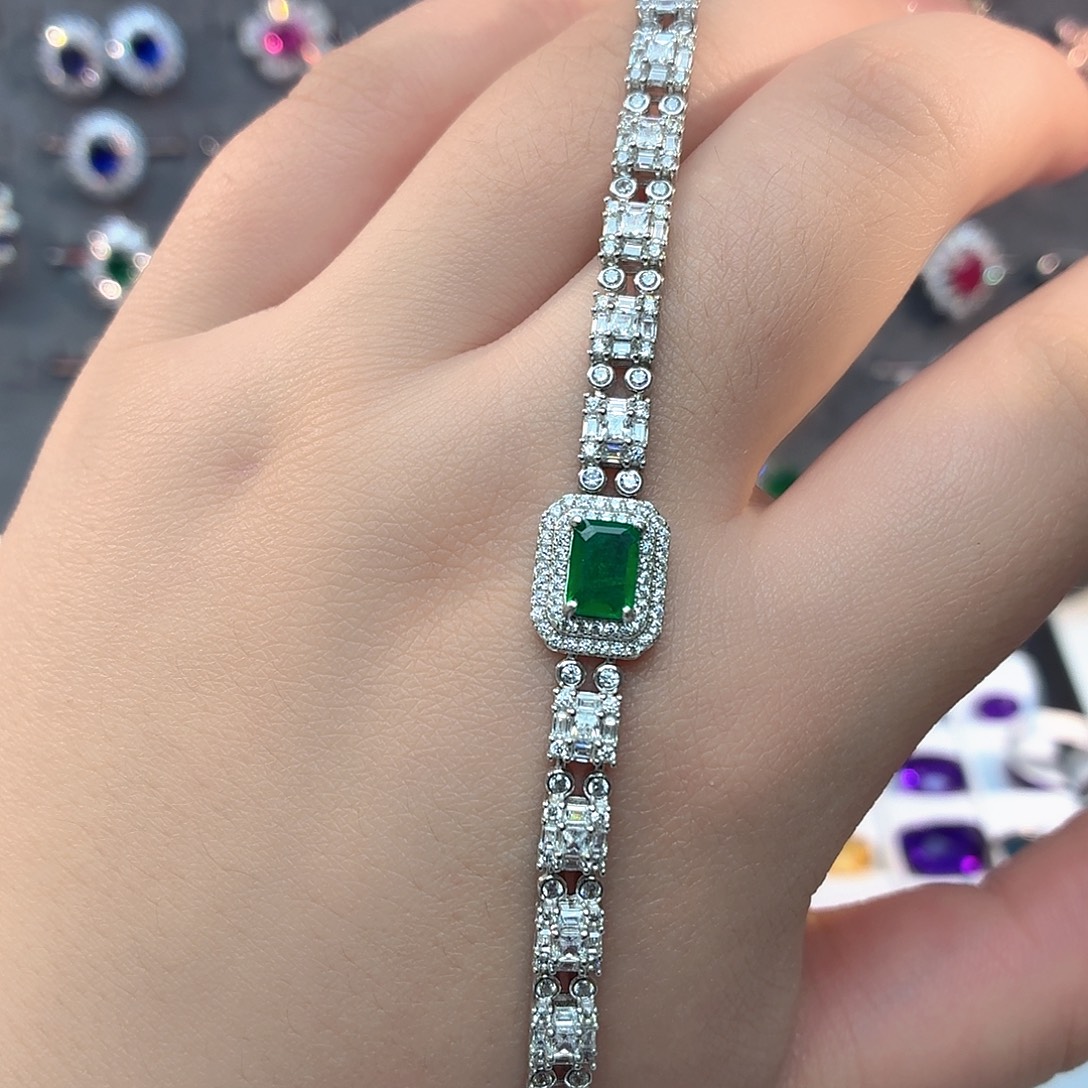 925银培育祖母绿色宝石