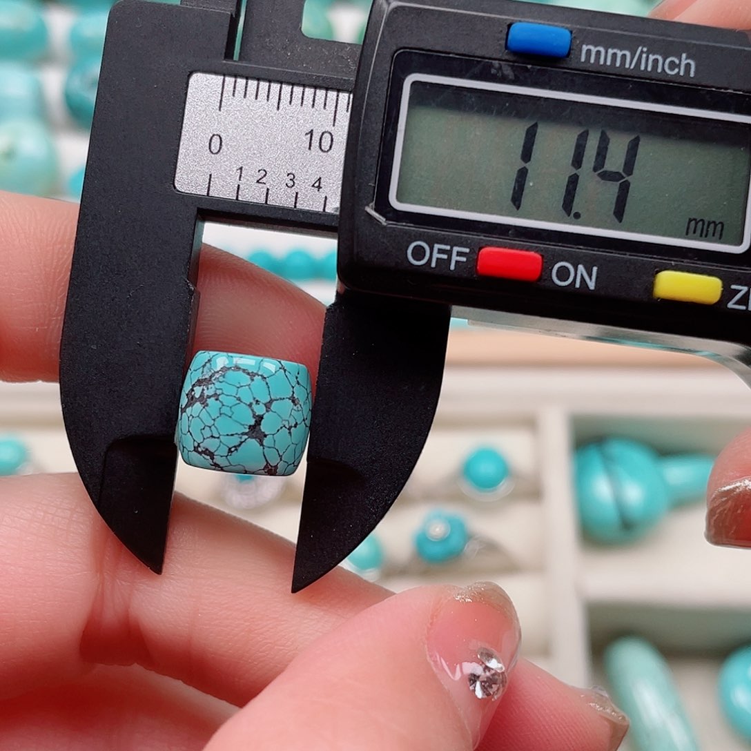 绿松石配饰未镶嵌