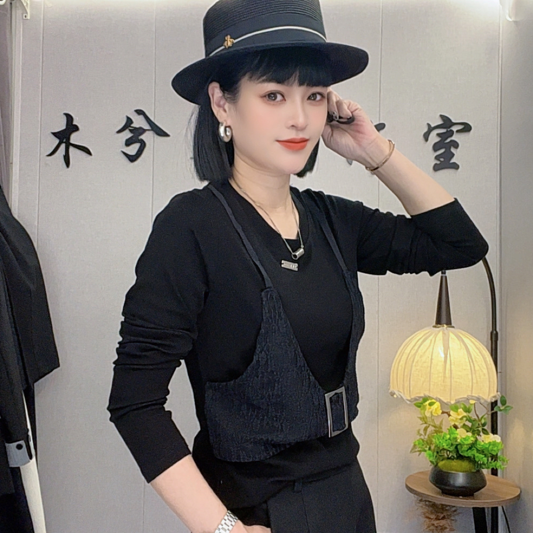 《木兮木》2025秋季新款圆领设计感气质小众假两件拼接长袖T恤上衣