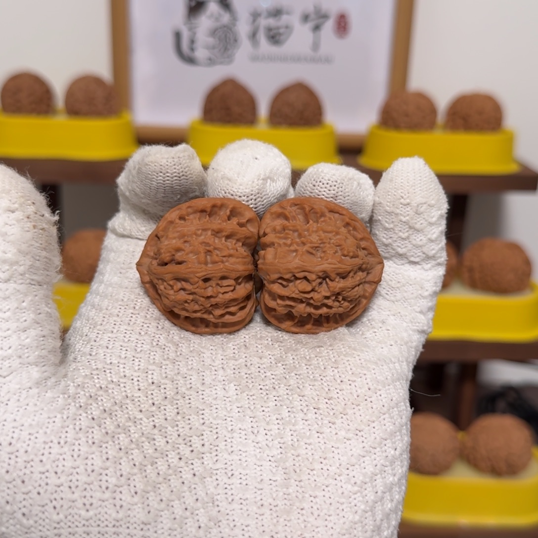 勒***李吊坠文玩核桃37尺全品三角白