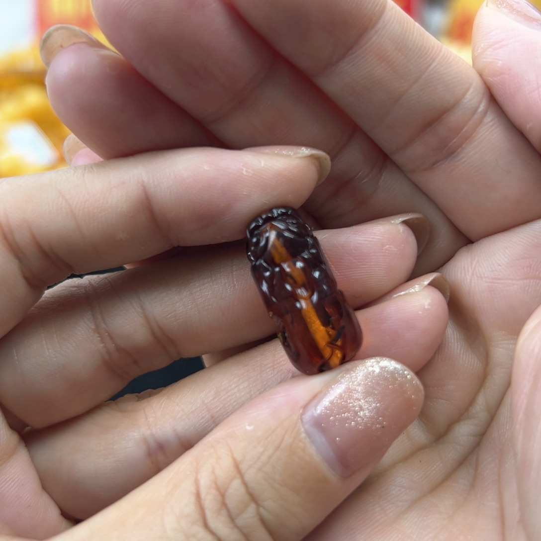 琥珀珠宝奇石未镶嵌