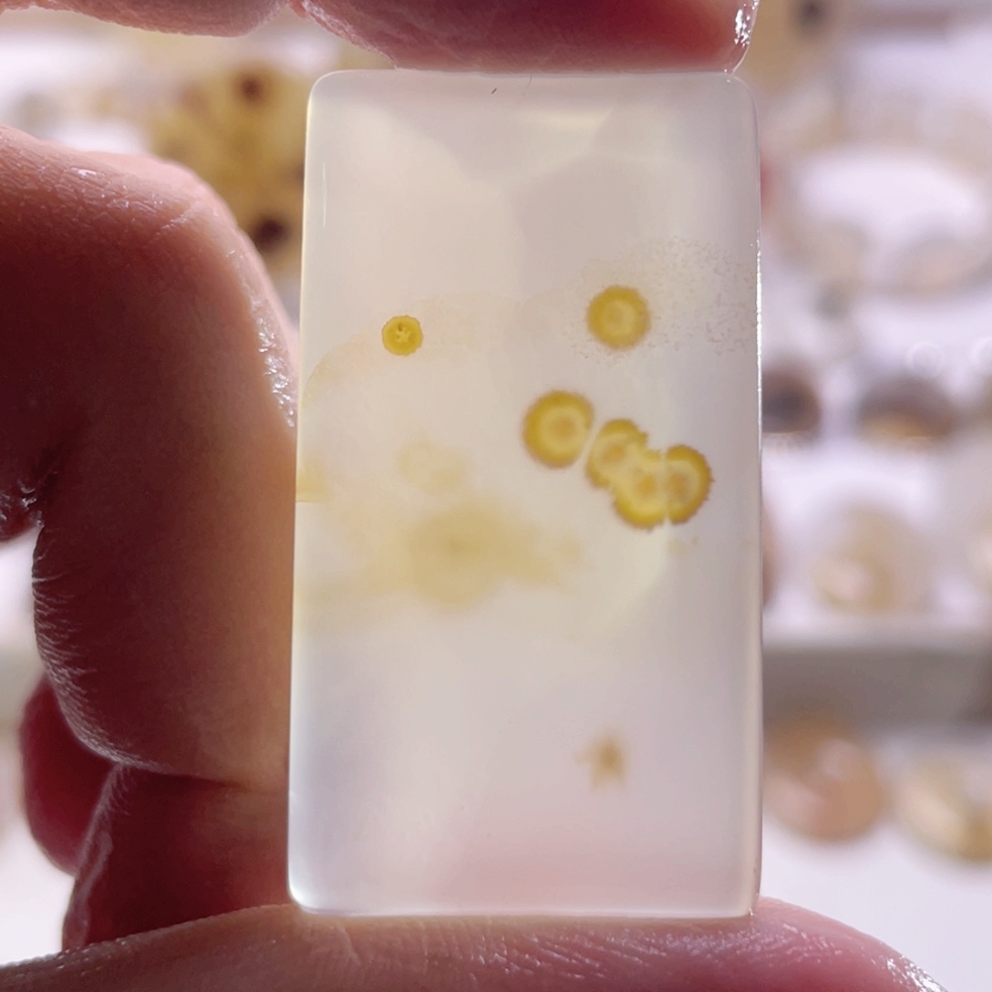 玛瑙/玉髓未镶嵌珠宝奇石